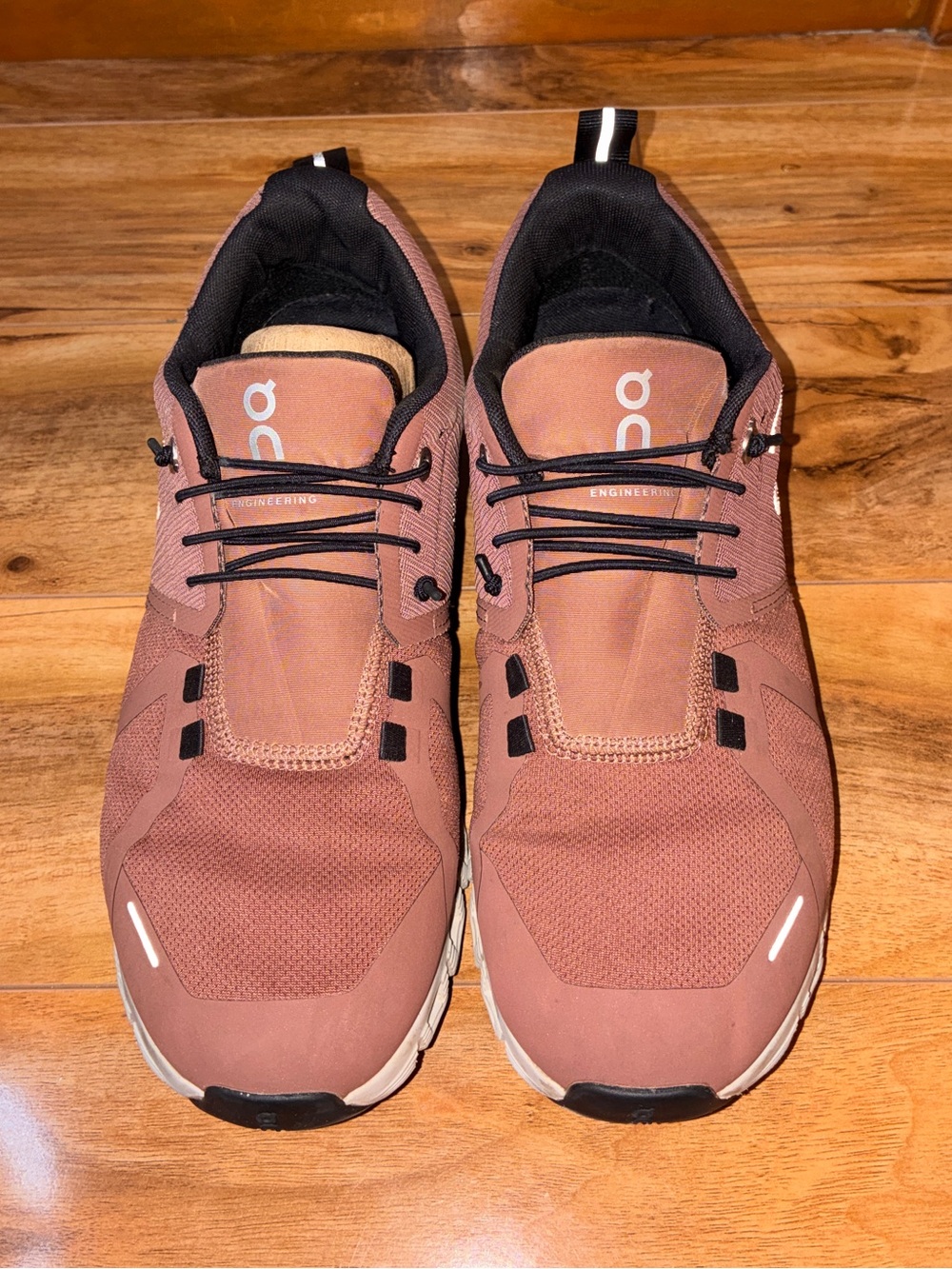 On Running Women's Athletic Shoes in Dusty Rose and White - Picture 3 of 10
